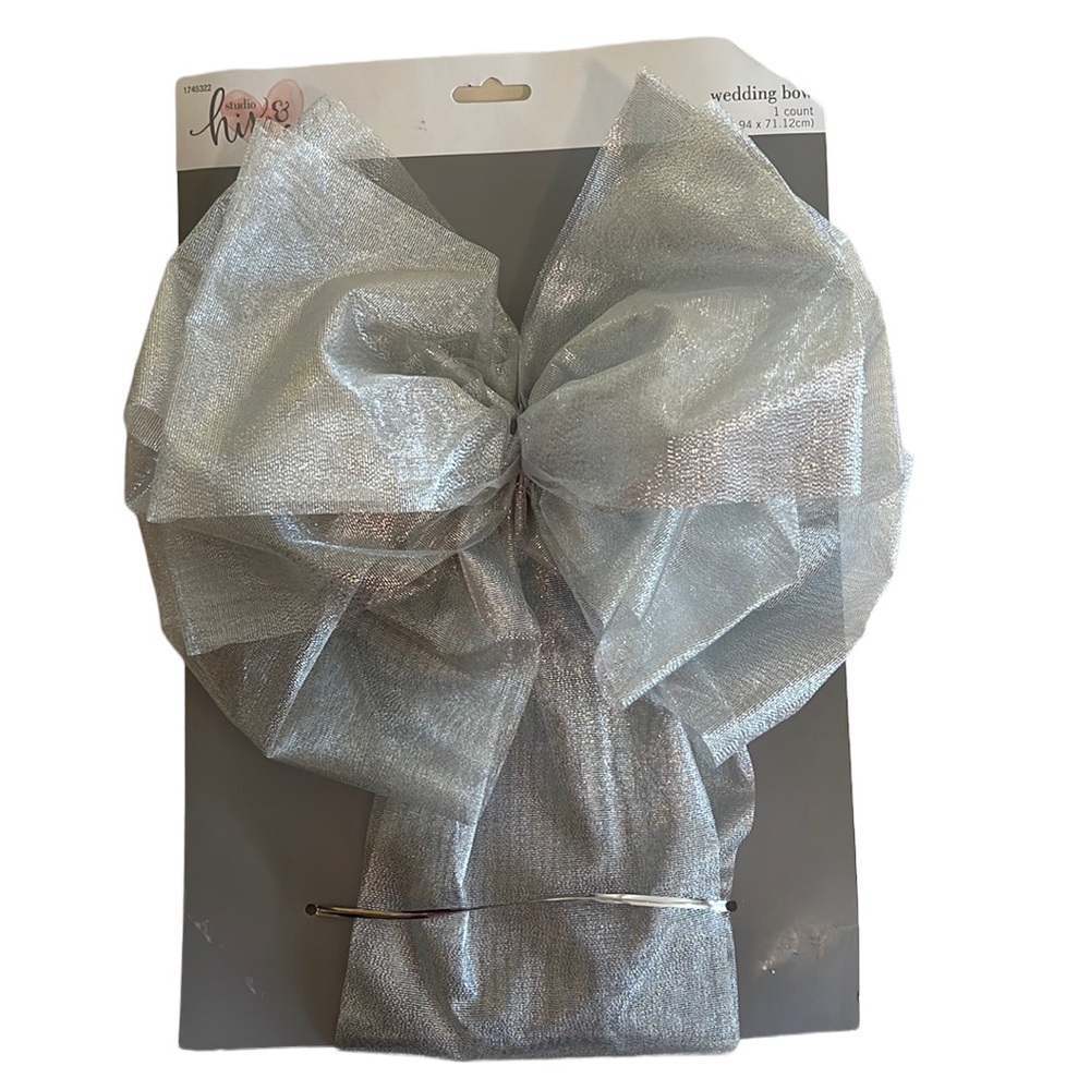 Silver giant gift bow